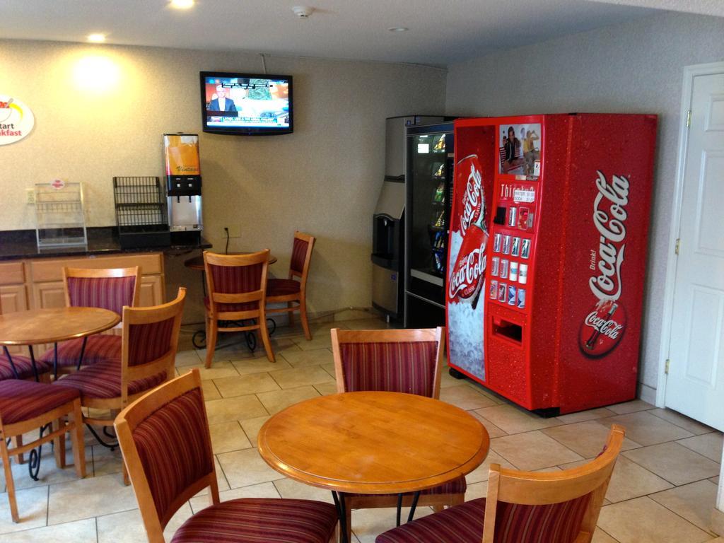 Red Roof Inn Plus+ Πουκίπσι Εξωτερικό φωτογραφία